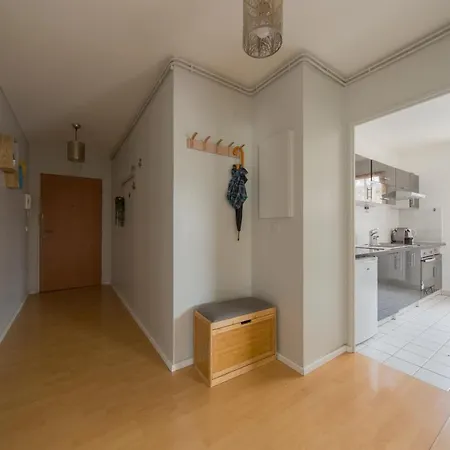 Apartment Paris - 2 Min - Gare Bussy-Saint-Georges